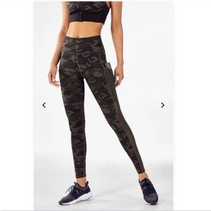 Fabletics On The Go Camouflage Capri Leggings
